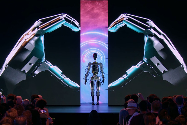 イーロン・マスク、ヒト型ロボット「Optimus」試作機を発表。「文明に根本的な変革」もたらすと豪語 画像