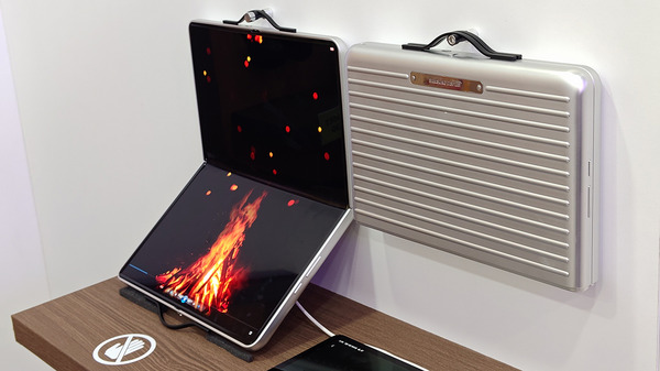 アタッシュケース型18インチの折りたたみディスプレイをスマホのお供に持ち運びたい（スマホ沼） 画像