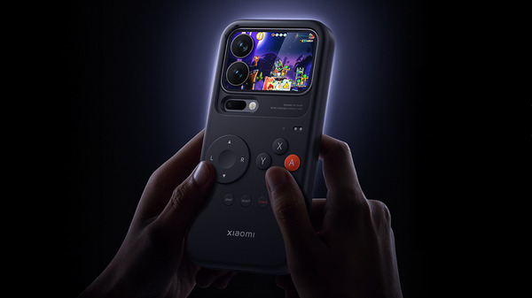 ハカセが選ぶ今年の“変態スマホ”はレトロ携帯ゲーム機に変身する遊び心の詰まった1台：スマホ“裏”アワード2025 画像
