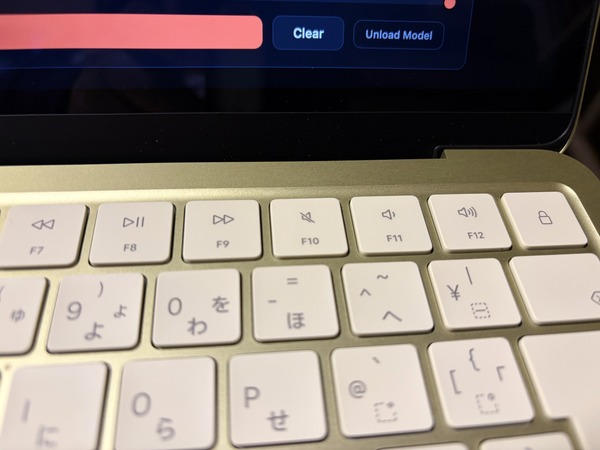 わずか8GBのメモリ。MacBook NeoでエージェンティックAIを開発したら、絵を描いて曲も作れるように。MVまで全てローカルで完結できた（CloseBox） 画像