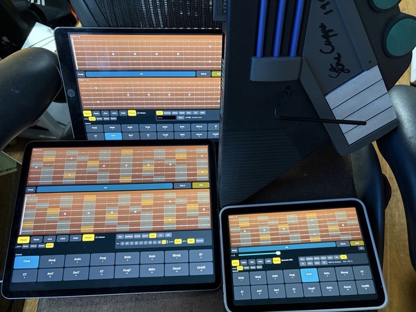 自作ギターソロアプリFretCasterをMIDI対応、「あの楽器」化。3サイズのiPad実機で詰めていったらAppleデベロッパーになった（CloseBox） 画像
