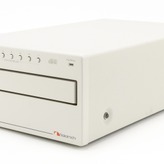 7連装CDチェンジャー付き光学ドライブ「MBR-7.4」（1995年頃