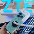 ドイツの家電量販店でiPhoneより目立つ勢いで頑張っているのはZ…（スマホ沼）