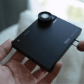 スクエアデザインの変態AIスマホは一部データ通信無料でQWERTYキーボードにも対応（スマホ沼）