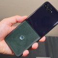 AIキーが追加された「razr 60 ultra」 4.0インチ外画面とLook & Talkで縦折りスマホの活用範囲が広がる（石野純也）
