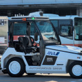 トーイングトラクターの自動運転レベル4開始。JALは“空間”ANAは“地面”を見て、有人車両は“赤信号”