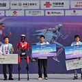 スマホからフィジカルAIへ。人型ロボットマラソン大会で優勝したHONORの描く未来(山根康宏)