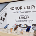 それでも「iPhone風デザイン」をやめられないHONORのそっくりAIスマホ(山根康宏)