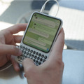 QWERTYキーボードスマホ「Clicks Communicator」実機動画がついに公開　物理キー活用機能が多数(山根康宏)