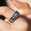 指輪型AIデバイス『Vocci』国内発売  会議や口述をMCP共有、ChatGPTやClaudeのコンテキスト化