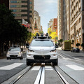 無人ロボタクシーが集結して道路を占拠、原因不明。米国で商用無人サービス開始のCruise社