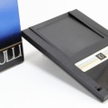 Iomega社初の製品、ベルヌーイ効果を利用した8インチ磁気ディスク「Bernoulli Disk」（10～20MB、1982年頃～）：ロストメモリーズ File013