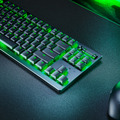 Razer初、薄型光学キーボードDeathStalker V2発表。BT接続3系統など全部入りが魅力