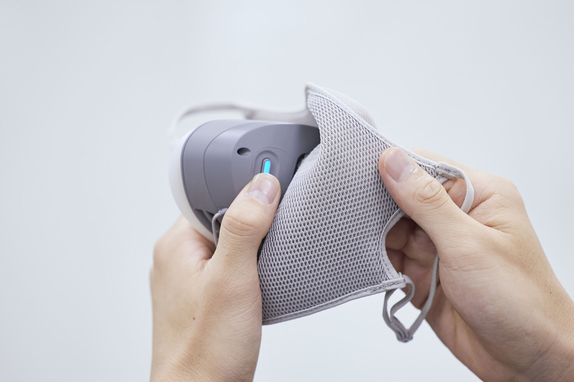 マスク型の減音デバイス Privacy Talk 先行販売開始。個室探さずウェブ