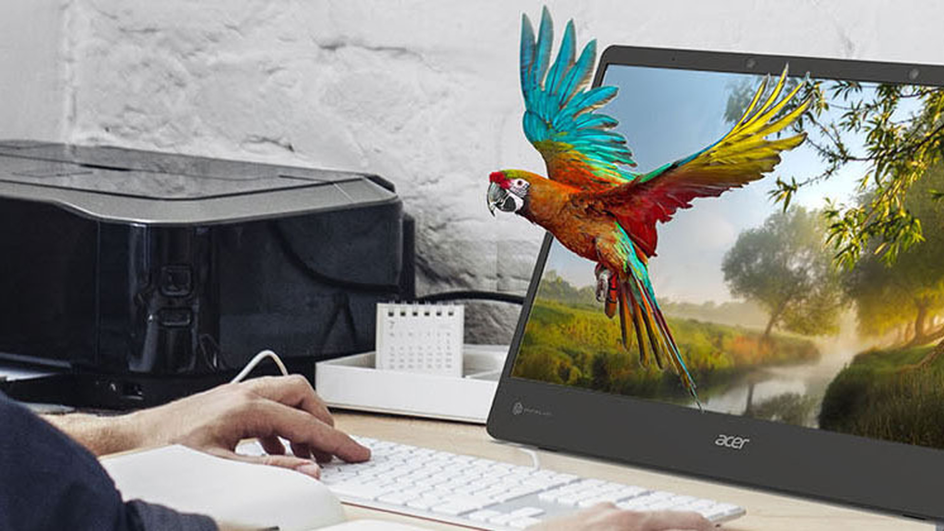 Acer、裸眼3D立体視4Kモバイルモニタを一般向け発売。Unreal Engine や
