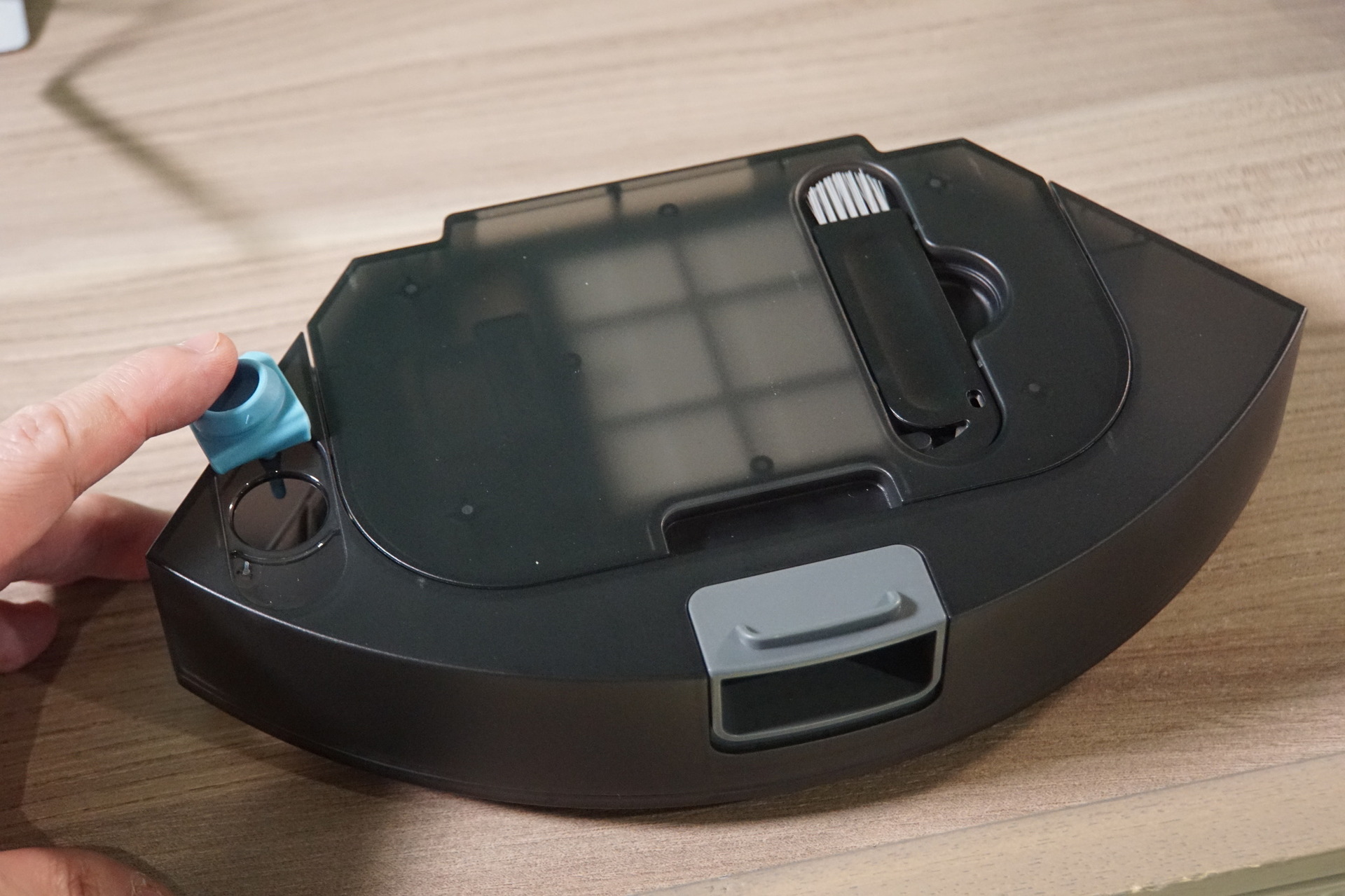国内正規品 iRobot ルンバ 吸引＋水拭き 2024年10月購入 12年ぶり「白ルンバ」4万円切る水拭き＆吸引両対応ロボット掃除機