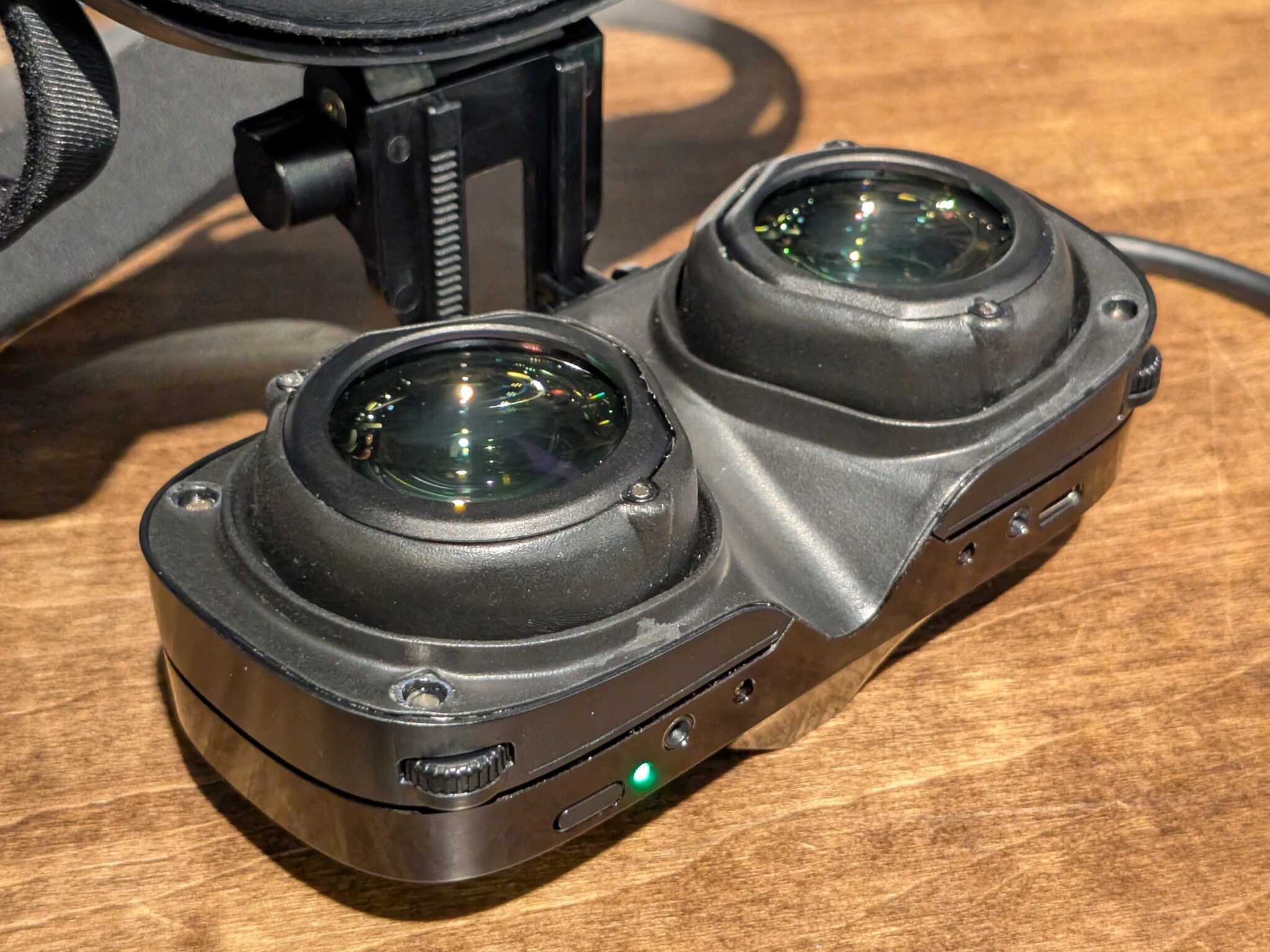 （新品）MeganeX superlight 8K 185gを切るSteamVRヘッドセット「MeganeX superlight 8K