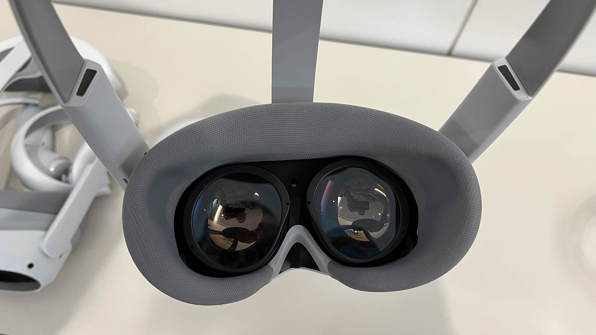 さとーうさん用　pico4 VRヘッドセットPICO 4実機インプレ。Meta Quest 2より好印象な