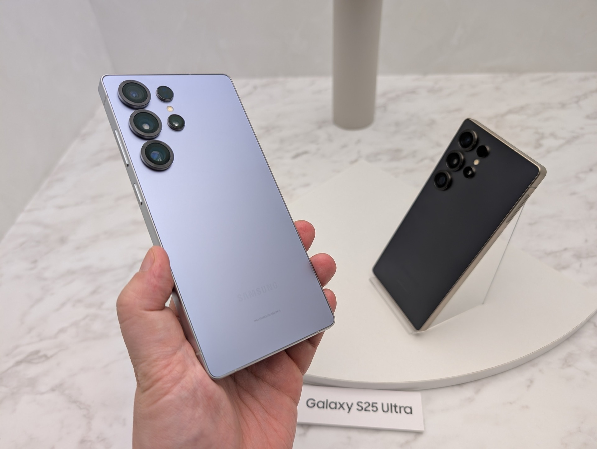 買わずに済ませたい？ Galaxy S25 Ultraの実機をS24 Ultraと