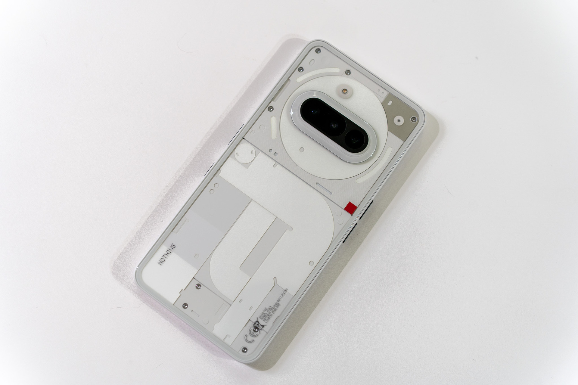 お手ごろ価格の3眼スマホ Nothing Phone（3a）実機レビュー。カメラは