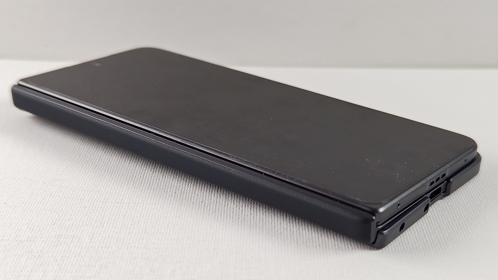 OPPO Find N5 512GB 専用ケース付き 一番薄い折り畳み携帯電話 8.93mm！ 世界最薄の折りたたみスマホ｢Oppo Find N5｣発表