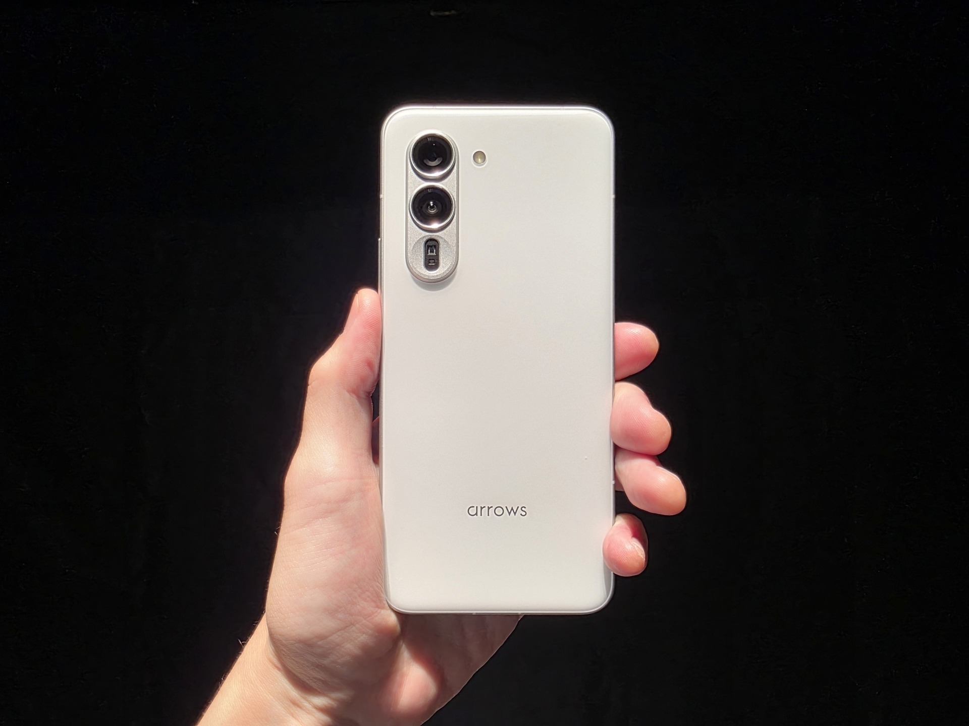 生成AIを活用して操作を助けるFCNTの最上位モデル arrows Alpha 登場