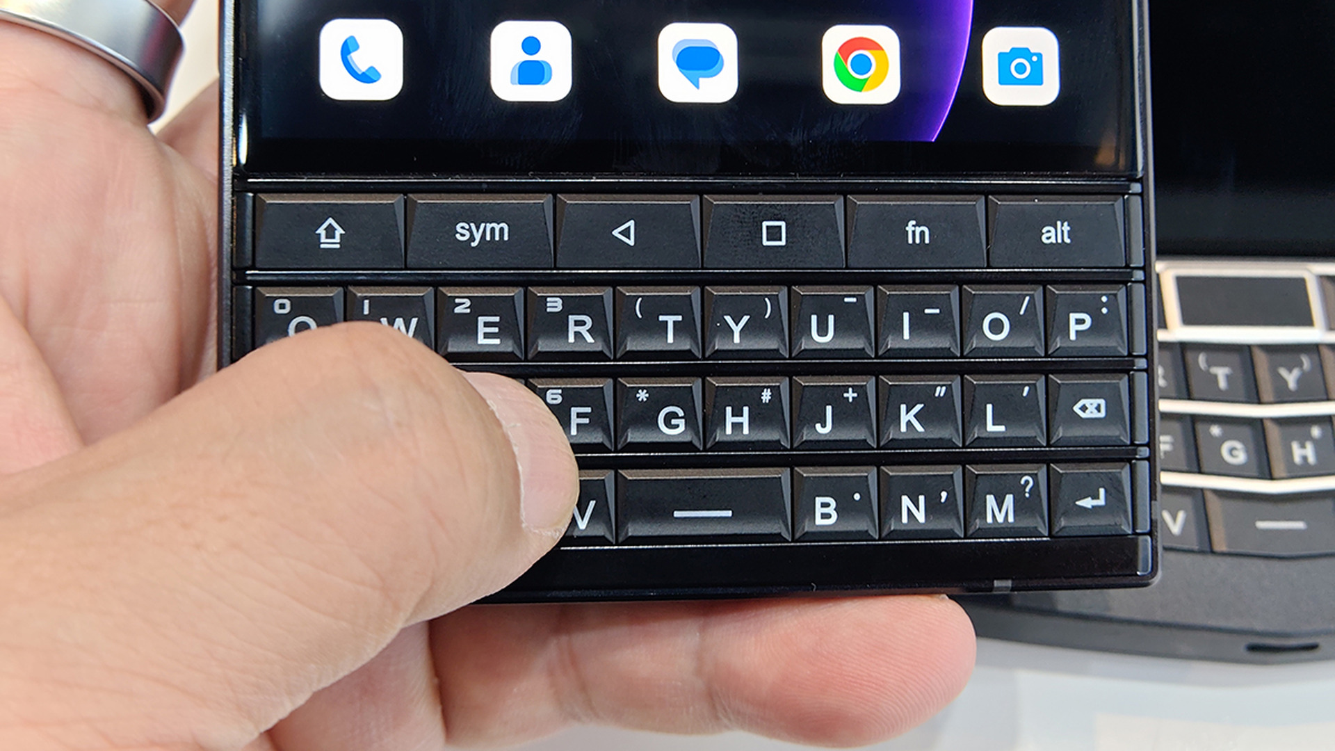 ようやくBlackBerry復活を感じさせてくれるUnihertz「Titan 2」実機を