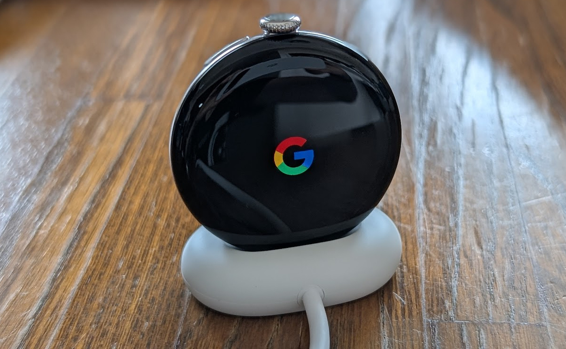 実は充電がかわいい「Pixel Watch 4」。Pixelのパートナー4代目の実力 