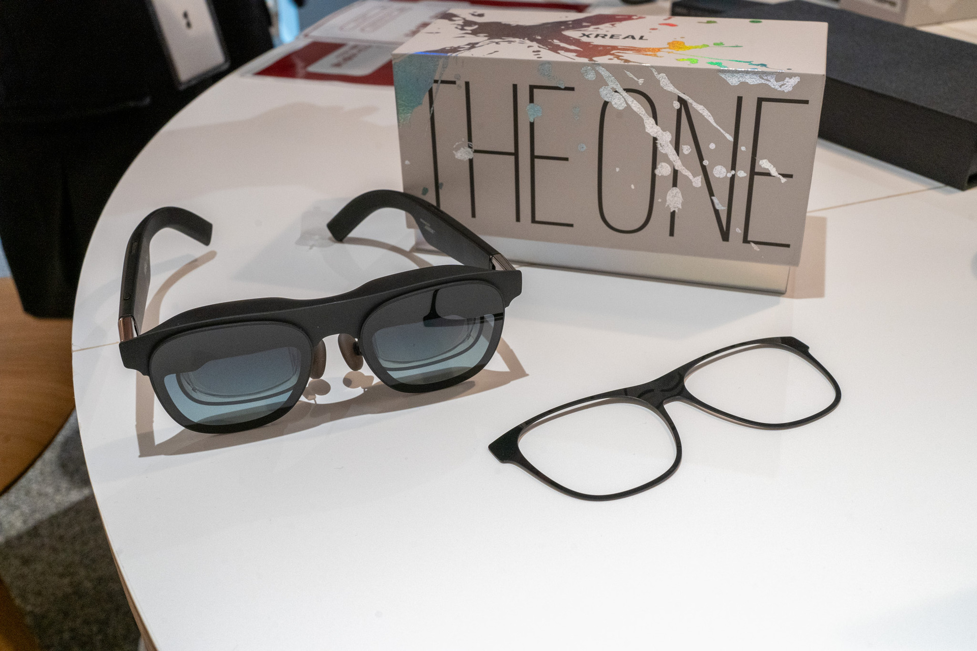 Amazonプライム感謝祭でXREAL Oneスマートグラスが15%約1万円