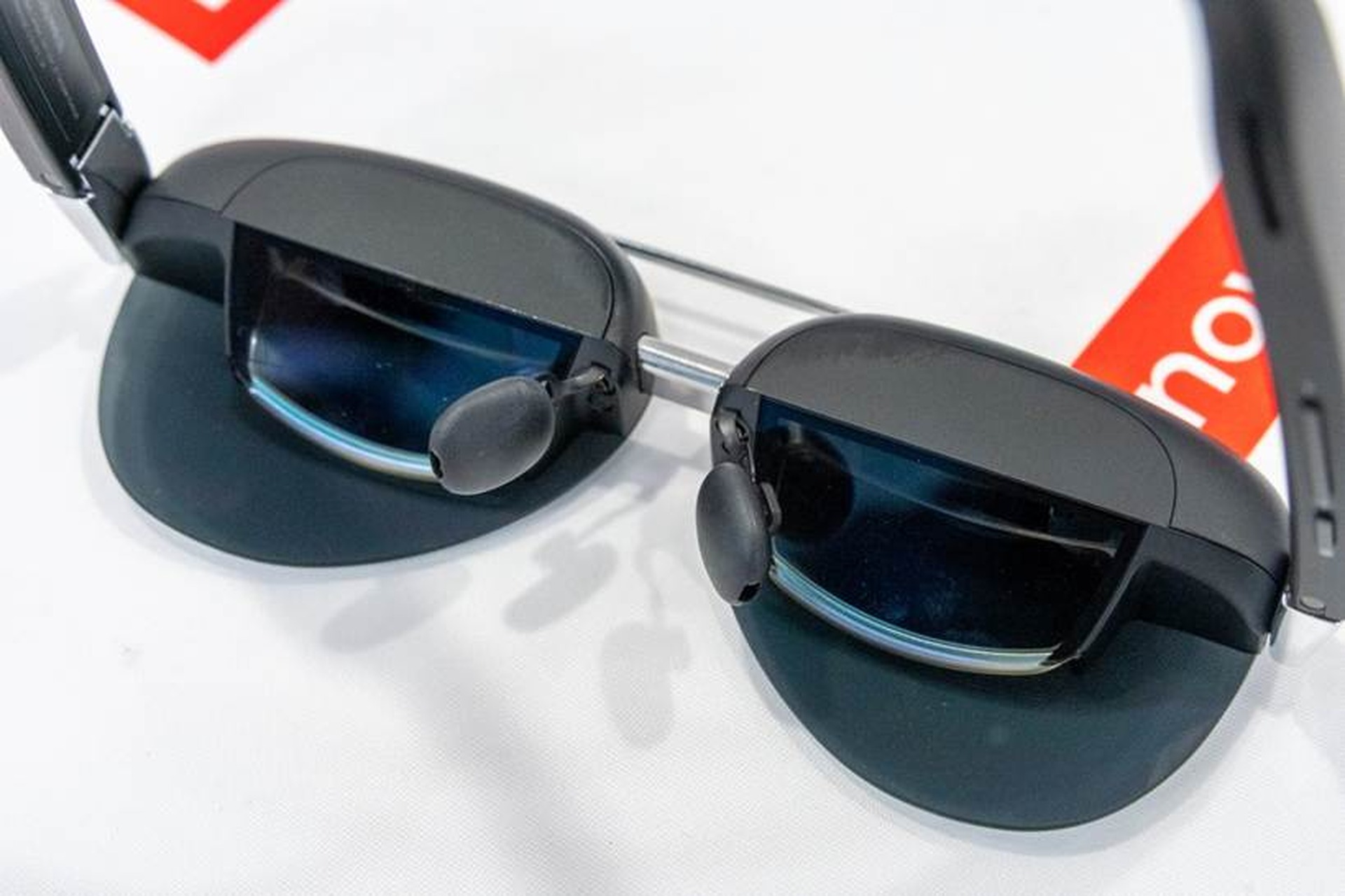 レノボ、65gのスマートグラス「Legion Glasses Gen2」とAIタブレット×2