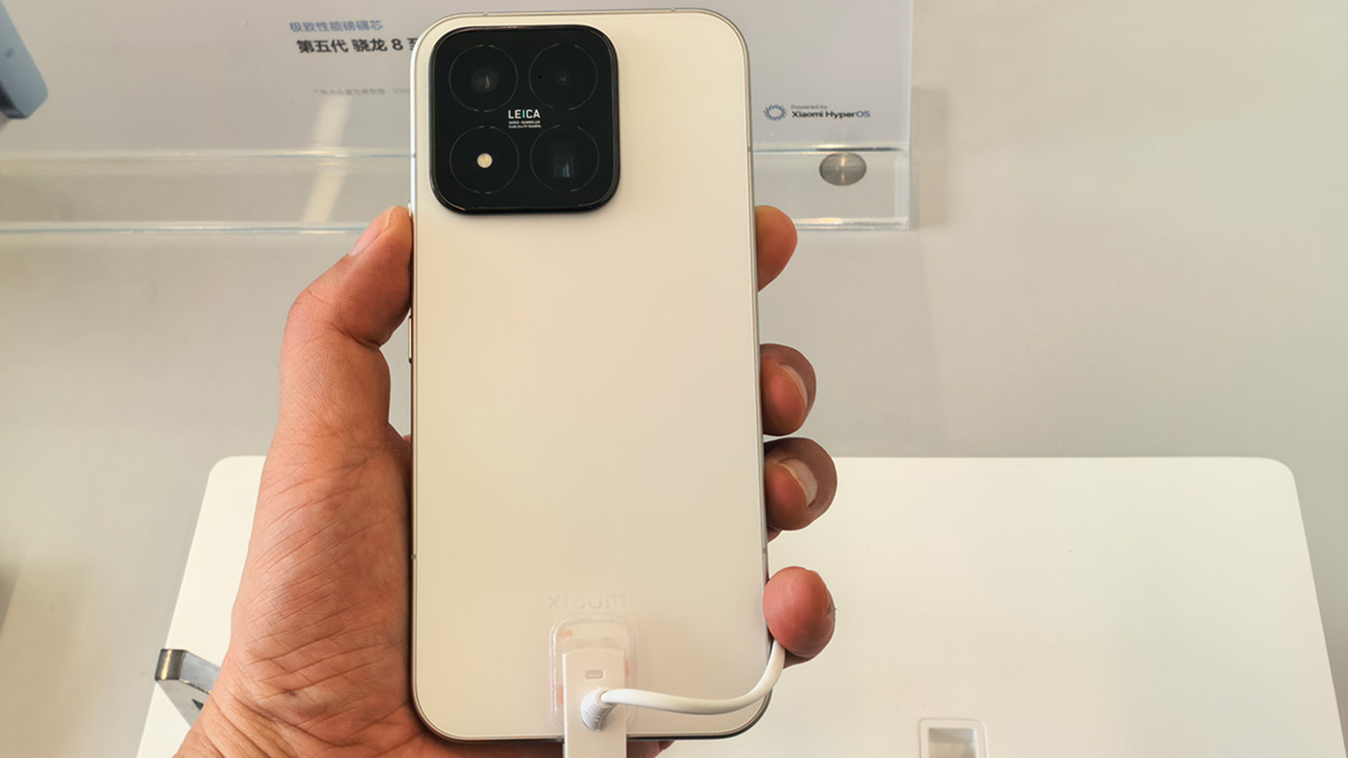 もはや謎なモデル名の「Xiaomi 17 Max」がシャオミから登場 (山根康宏