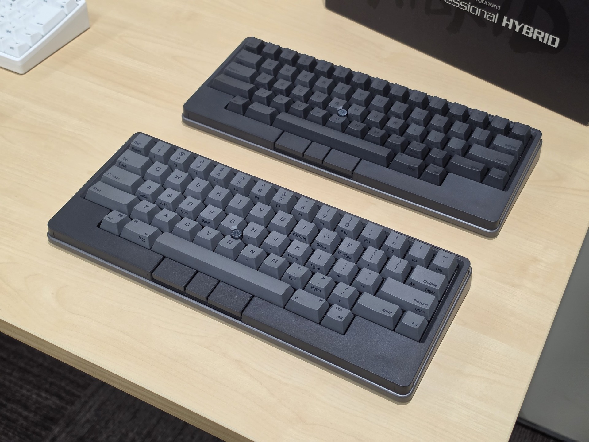 【まっくす】HHKB Studio キーボード 本体など HHKB Studioに新色「灰」キートップ発売 キーボード本体セットで5000円