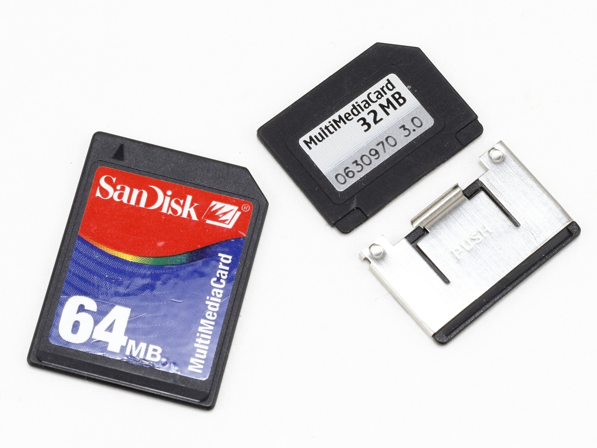 SDカードの元になった小型フラッシュメディア「マルチメディア