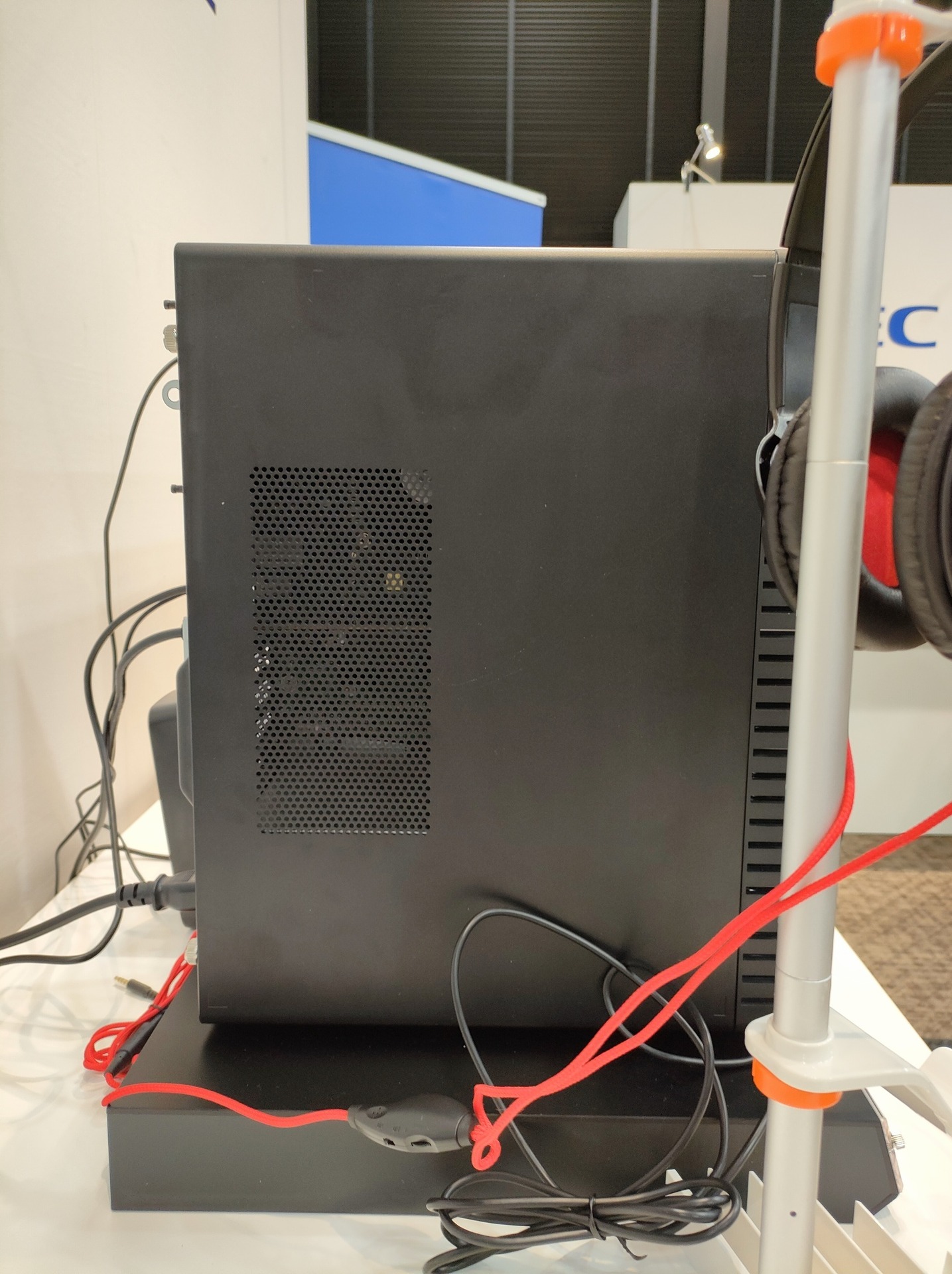NECがゲーミングPC LAVIE GX発表。奥行き30cmで3060搭載、98発売40周年