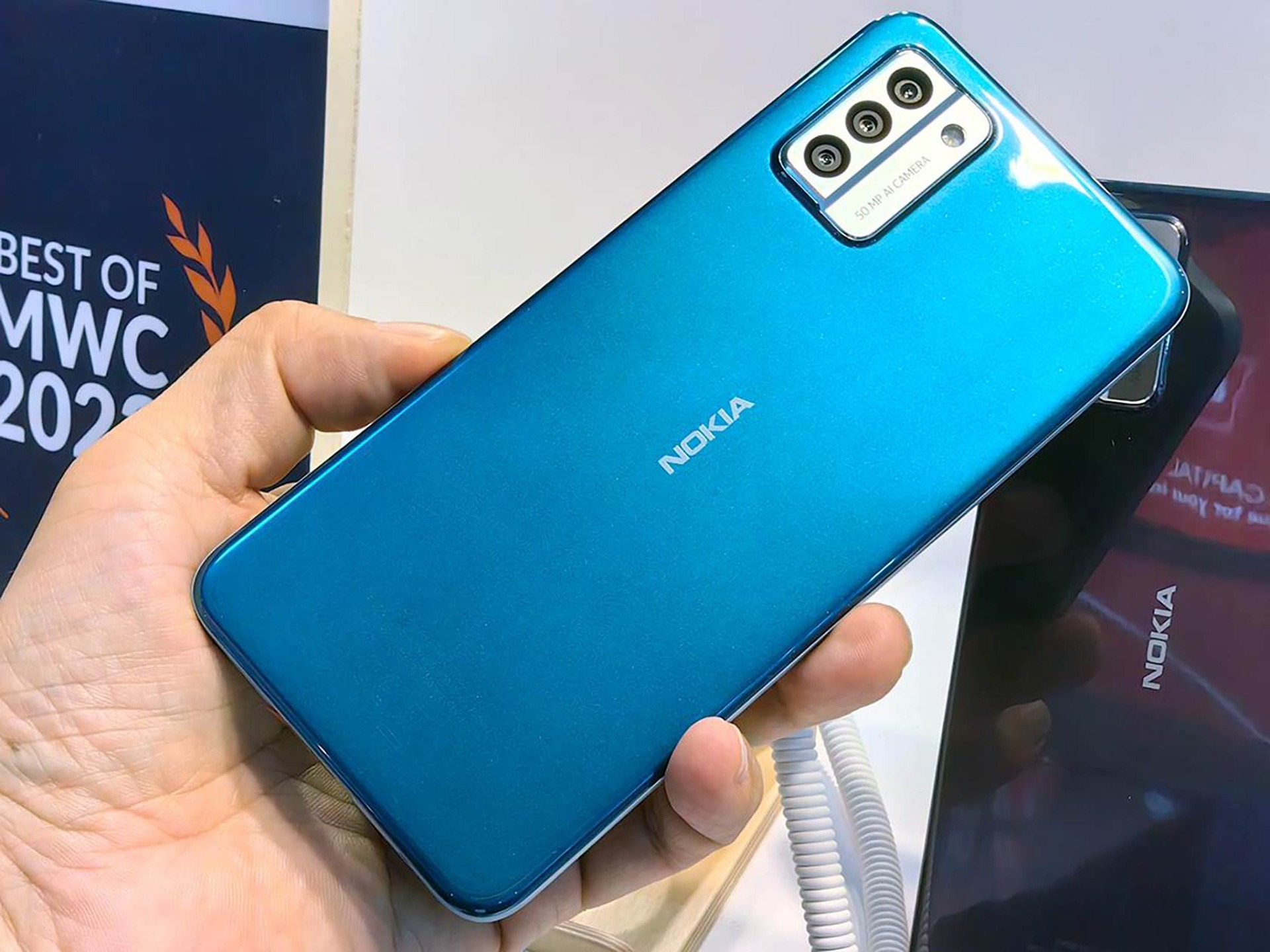 MWC発表の新スマホ総まとめ、水冷や低価格フォルダブルなど13機種