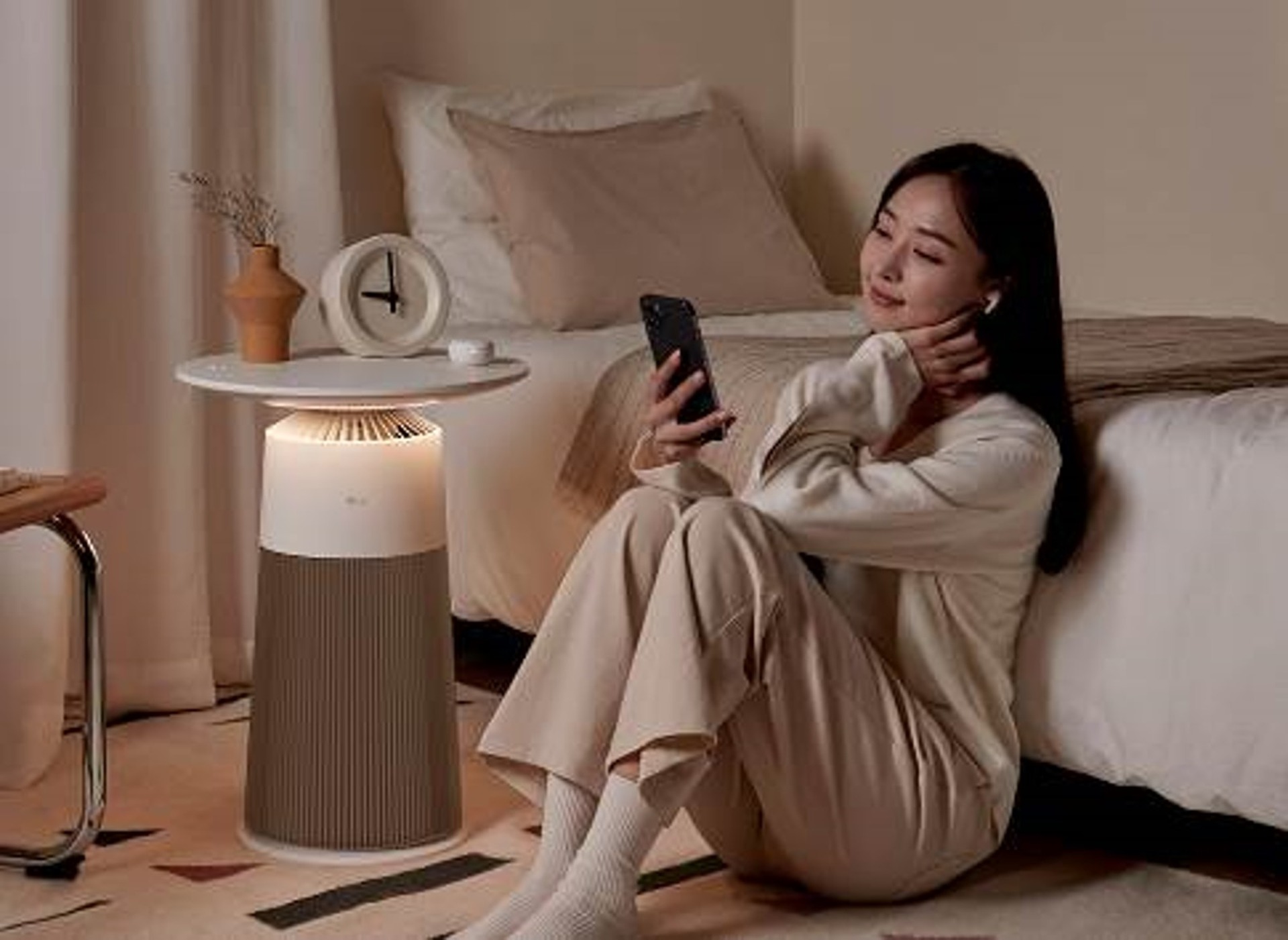 napori様限定 LG 空気清浄機 サイドテーブル ベージュ 12畳 空気清浄サイドテーブルLG PuriCare AeroFurniture、7月下旬から一般