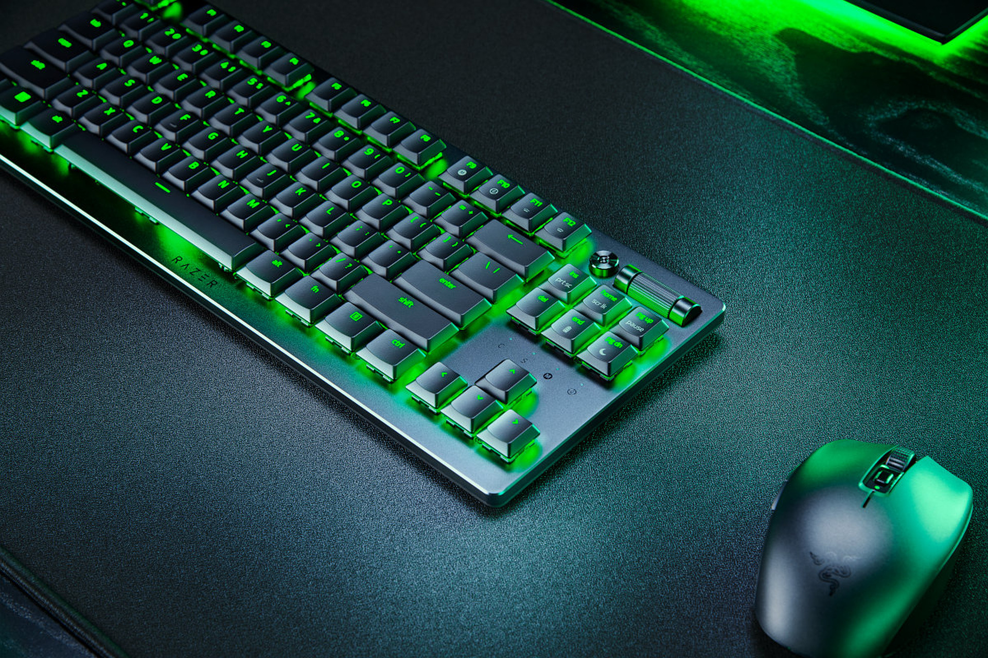 Razer初、薄型光学キーボードDeathStalker V2発表。BT接続3系統など 