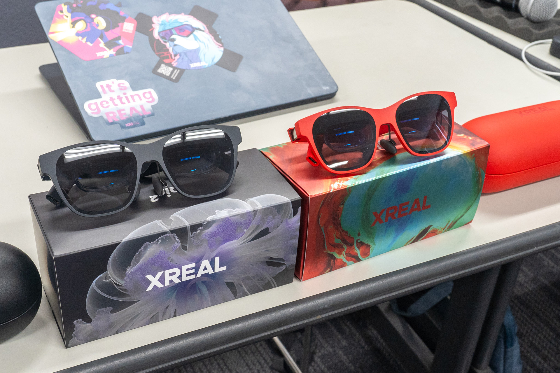 新ARグラスXREAL Air 2予約開始。画質と装着感向上、上位版XREAL Air 2