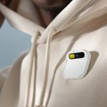 OpenAIのパーソナルAIを着る『Humane Ai Pin』正式発表　レーザープロジェクタで手のひらに映すバッジ型ウェアラブル