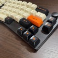 左右分割キーボードKeychron K11 Proから「オリジナル」を作る（小寺信良）