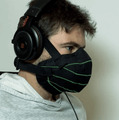 声が漏れないマスク型Bluetoothマイク「mutalk」発売。電話会議や深夜の音声チャット向け