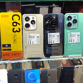 パクられ具合で業界トレンドがわかっちゃう？ バルセロナのスマホ通りを歩く（スマホ沼）