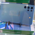 パクられ具合で業界トレンドがわかっちゃう？ バルセロナのスマホ通りを歩く（スマホ沼）