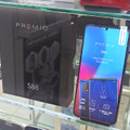 パクられ具合で業界トレンドがわかっちゃう？ バルセロナのスマホ通りを歩く（スマホ沼）