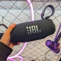 人気のモバイルスピーカーにAIで音質進化した新モデル「JBL Flip 7 & Charge 6」登場