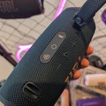 人気のモバイルスピーカーにAIで音質進化した新モデル「JBL Flip 7 & Charge 6」登場