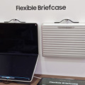 アタッシュケース型18インチの折りたたみディスプレイをスマホのお供に持ち運びたい（スマホ沼）
