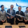 ANAホールディングスが1日で3社計2兆円超えの飛行機爆買い契約書にサイン
