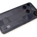 Nothing Phone (3) 実機を最速チェック。背面LEDから丸窓のドット表示に。更なる謎ボタン、そしてヘッドフォンも（スマホ沼）
