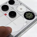 Nothing Phone (3) 実機を最速チェック。背面LEDから丸窓のドット表示に。更なる謎ボタン、そしてヘッドフォンも（スマホ沼）
